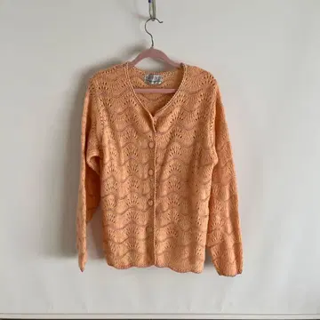 오렌지 물결 무늬 가디건 손뜨개질풍