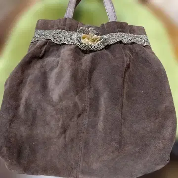 브라운 스웨이드풍 핸드백