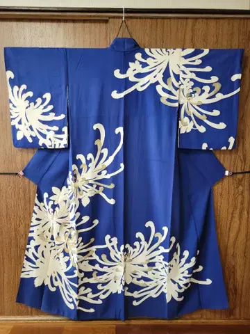 네이비 컬러 대형 대국 태관 패턴 금 자수 크레이프 원단 기모노