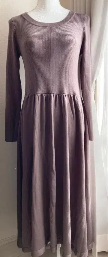 미사용 새상품 택 포함 스나이델 리브 니트 절개 원피스 더스티 핑크 F