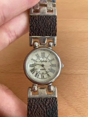 Infinity 쿼츠 손목시계 브라운 가죽