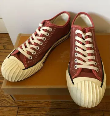 Amber Wall 빨간색 캔버스 스니커즈