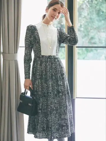 세븐틴 Seventen 이번 시즌 완판 현행 모델 타운 프린트 원피스 M