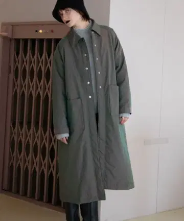 VACANCY 타마무시 다운라이크 충전솜 코트 ZARA