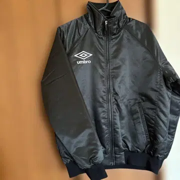 umbro 블랙 자켓