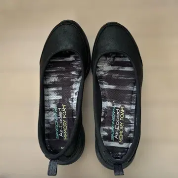스케쳐스 메모리폼 블랙 플랫슈즈
