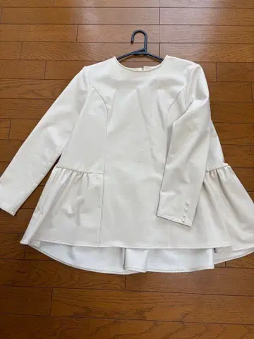 르네 rene 긴팔 튜닉 아이보리