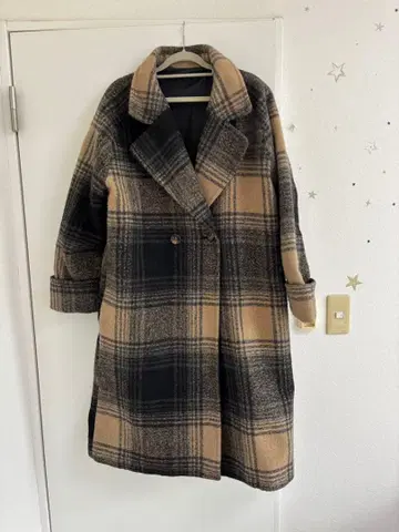체크 무늬 롱 코트