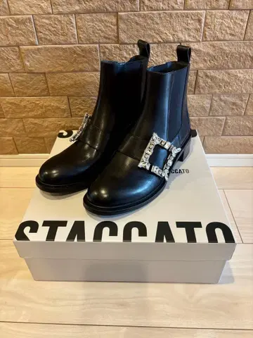 미사용 새상품 STACCATO 하이컷 첼시 부츠 블랙