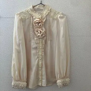 axes femme 플라워 모티브 긴팔 블라우스