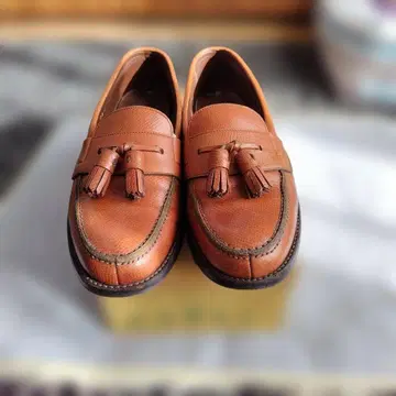 REGAL 태슬 장식 브라운 로퍼