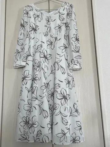 PROPORTION 플로키 플라워 원피스