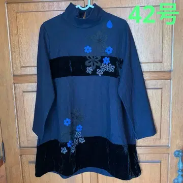 다크 블루 꽃무늬 자수 터틀넥 튜닉 42호 밀라노