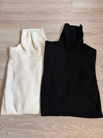 유니클로 터틀넥 스웨터 2장 세트