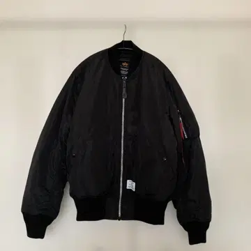 Alpha Industries MA-1 플라이트 자켓 블랙