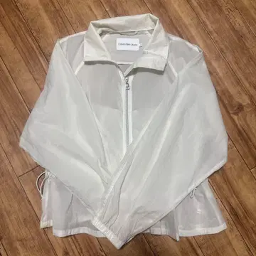 Calvin Klein Jeans 화이트 점퍼 XS