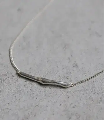 TEN. 틸다 목걸이