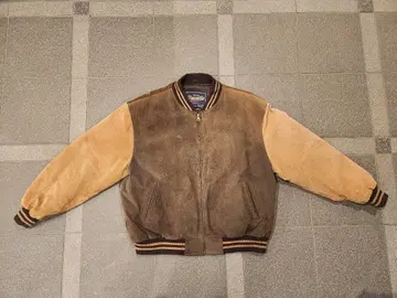 스웨이드 바시티 자켓 브라운 아메카지