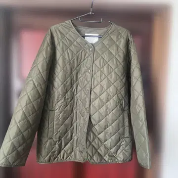 올리브 그린 퀼팅 자켓
