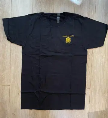 미사용 새상품 실크 드 솔레이유 T셔츠 M 사이즈