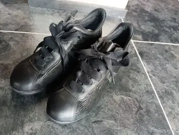 BeauFort 블랙 스니커즈