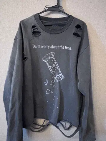 grancy 큐빅 디자인 데미지 맨투맨 풀오버