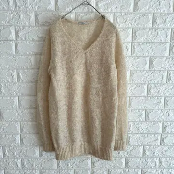 이에나 모헤어 혼방 V넥 니트 베이지 복슬복슬 심플 스웨터