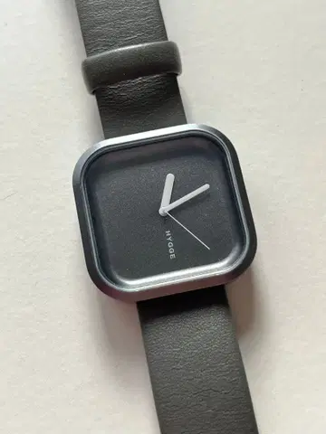 HYGGE Vari 스톤 그레이 손목시계 배터리 교체 완료