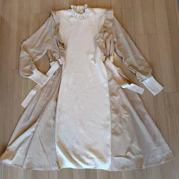 [ 미사용 새상품 ] 니트 절개 프릴 디자인 원피스 프리~LL