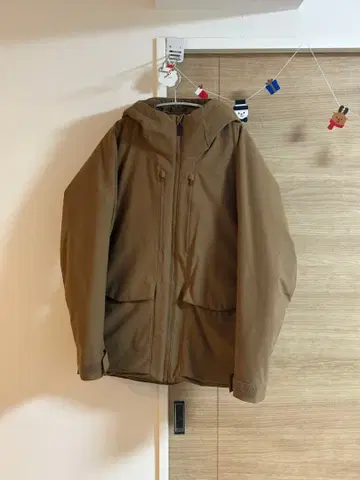 유니클로 하이브리드 다운 파카 (브라운)