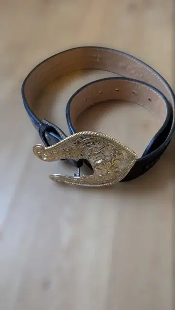 Rodney Crowns 블랙 가죽 벨트 장식 버클