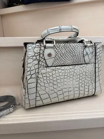 CROIX ROYAL 크로커다일 패턴 핸드백 화이트