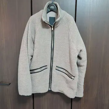 베이지 플리스 자켓 TATRAS