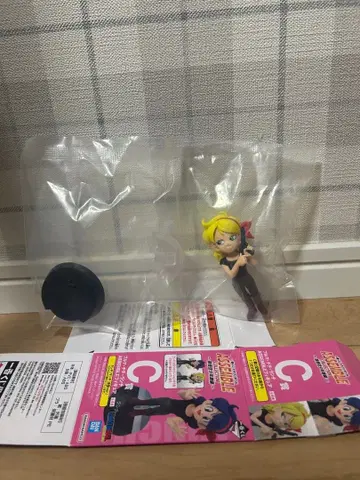 제일복권 드래곤볼 런치 피규어