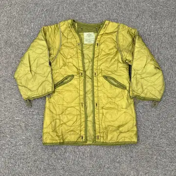 46 올리브 그린 퀼팅 자켓 M 사이즈