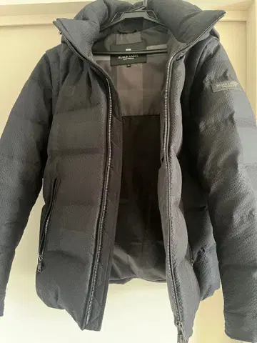 BLACK LABEL 후드 부착 섀도우 체크 다운 자켓 블랙