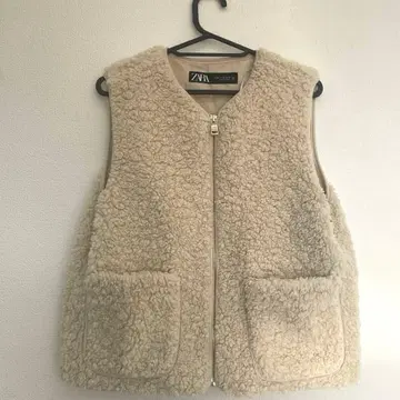 [ E ] 새상품급 ZARA 지퍼 달린 보아 베스트 아이보리 XS