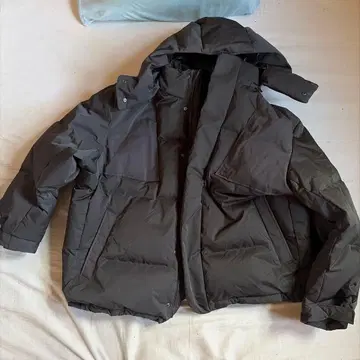 새상품급 유니클로 +J 다운 자켓 오버 사이즈 올리브 4XL 5L
