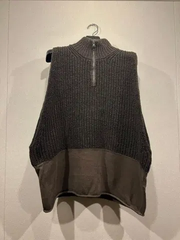 tac:tac 하이넥 베스트 카키 TA13KE002