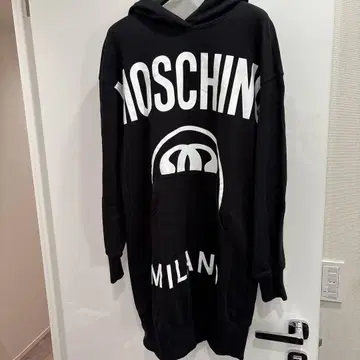 MOSCHINO 후드 부착 블랙 맨투맨