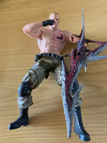 바이오하자드 크라우저 피규어