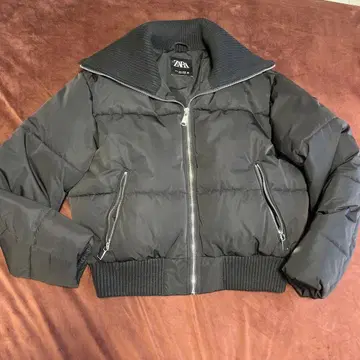 ZARA 블랙 다운 자켓
