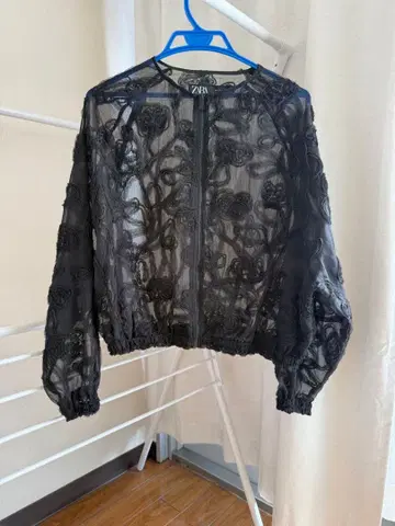 지난 시즌 ZARA 시착만 한 상품 시스루 자켓