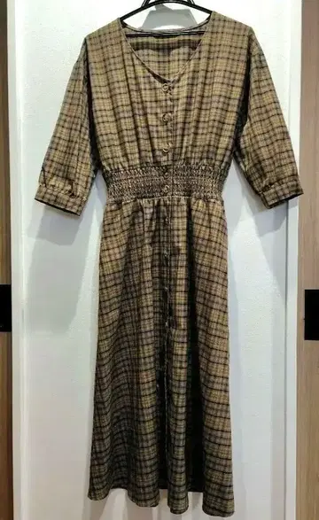 YECOA VECCA 체크 무늬 7부 소매 원피스