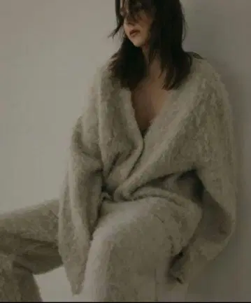 에트레토쿄 ETRETOKYO 쉐이빙 니트 가디건 새상품