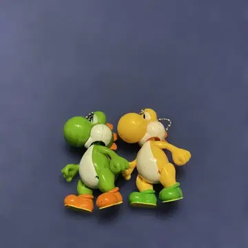 요시 키링 그린과 옐로우 컬러