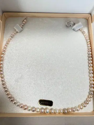 진주 목걸이 핑크 계열
