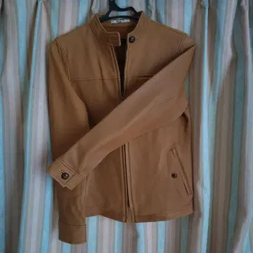 카멜색 지퍼 달린 자켓