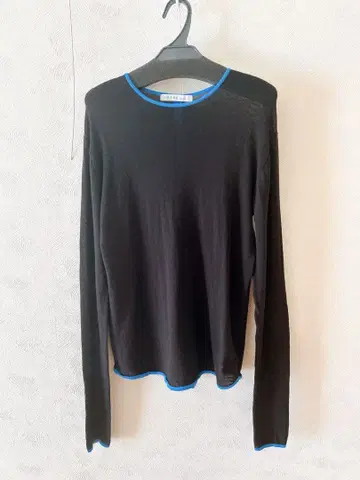 에트레토쿄 바이컬러 하이 게이지 니트 풀오버 (BLACK)