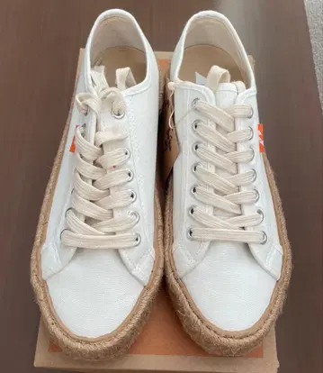 앰버 워 스니커즈 23.5